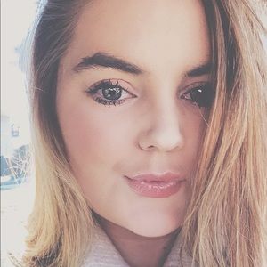 Meet your Posher, Holly